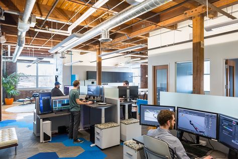 Open plan workspace at FUSE Animation’s Minneapolis offices Animation Studio Office, Animation Office Interior Design, Animation Studio Workspaces, Animation Office, Office Open Plan, Balcony Interior, Tech Office, Small Office Design Interior, Editing Suite