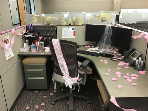 Decorate cubicle for office bridal shower Office Bridal Shower Ideas, Decorate Cubicle, Wedding Shower Ideas, Wedding Shower Decorations, Cubicle Decor, Wedding Inside, Shower Themes, Small Office, Bridal Shower Theme