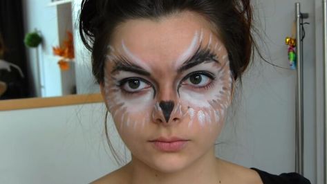 This guide shows you how to do easy owl Halloween makeup. Create a fun adult owl Halloween costume with this step-by-step tutorial. Diy White Owl Costume, Owl Face Makeup, Owl Halloween Makeup, Owl Costume Makeup, Owl Inspired Makeup, Owl Makeup Halloween, Roadrunner Costume, Owl Face Paint, Owl Costume Diy