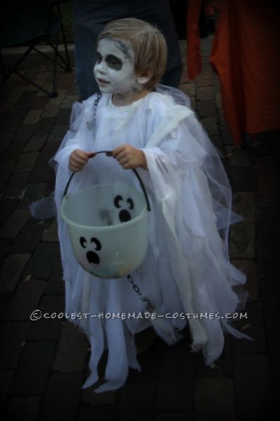 Spooky Ghost Halloween Costume Toddler Ghost Costume, Ghost Costume Kids, Inexpensive Halloween Costumes, Photo Halloween, Ghost Halloween Costume, Ghost Diy, Scary Ghost, Ghost Costume, Diy Kostüm