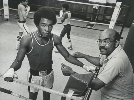 Sad Day - Dave Jacobs, boxing trainer who launched career of Sugar Ray Leonard, dies at 84 Vintage Boxing Posters, David Jacobs, Boxing Photos, Sugar Ray Leonard, Ray Leonard, Boxer Aesthetic, Boxing Legends, Boxing Images, Vintage Boxing