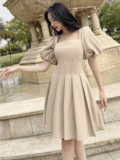 Summer Dress Ideas, Summer Elegance, Girls Dress Outfits, Beautiful Casual Dresses, Stylish Short Dresses, Play Button, Cute Dress Outfits, Modest Dresses Casual