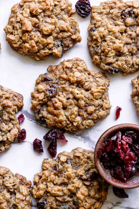 Dried Cranberries Recipes, Cranberry Oatmeal Cookies, Cranberry Oatmeal, Oatmeal Cookie Recipe, Oatmeal Cranberry Cookies, Vegan Oatmeal, Plant Based Desserts, Oatmeal Cookies Chewy, Cranberry Cookies