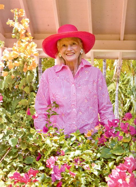 Lillian Pulitzer Rousseau (November 10, 1931 – April 7, 2013), better known as Lilly Pulitzer, was an American socialite and fashion designer. She founded Lilly Pulitzer, Inc., which produces clothing and other such wares featuring bright, colorful, floral prints. As the brand is popular with high society, she was called the "Queen of Prep". [Photo from "Preppy: Cultivating Ivy Style"  by Jeffrey Banks & Doria de la Chapelle Lilly Prints, Pink Lillies, Preppy Girls, Ivy Style, High Society, Fashion Lighting, Inspirational People, Lilly Pulitzer, Historical Fashion