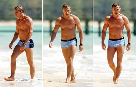 Fitness: Daniel Craig Body And The James Bond Workout | GymJunkies.com Daniel Craig Body, Daniel Craig Workout, Daniel Graig, Bathing Suits Hot, Daniel Craig James Bond, Best Bond, Rachel Weisz, Casino Royale, Daniel Craig