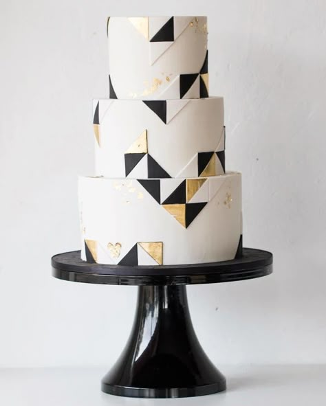 Black Cake Stand, Cake Design For Men, Geometric Cake, Weight Chart, Fondant Cake Designs, 60th Birthday Cakes, Black Cake, Elegant Birthday Cakes, 50th Birthday Cake