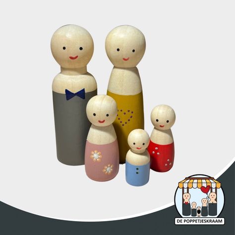 Grijs, oker, zachtpaars, rood en lichtblauw zijn de kleuren van dit leuke gezin 💕 @depoppetjeskraam #pegdolls #houtenpoppetjes #handmade #persoonlijk #gepersonaliseerd #cadeau #gezinvanvijf #handgemaakt #miniatuur #opmaatgemaakt #vijf #vader #moeder #kinderen #pegdollsofinstagram #pegdollset #kegelpoppetjes #pegdoll #pegdollspainters #pegdollart #wooddolls #pegdollsfamily July 28, Van, On Instagram, Instagram