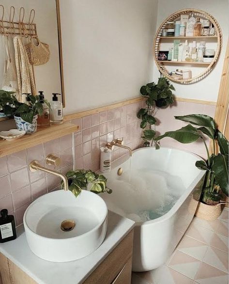 Small Modern Bathroom Design, Small Modern Bathroom, Beach House Bathroom Decor, Design A Bathroom, Small Bathroom With Tub, Venice Beach House, Modern Bathroom Design Ideas, Bathroom Design Small Modern, Bathroom With Tub