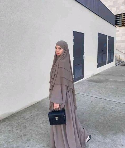 Jilbab Outfits, Modest Outfits Muslim, Outfits Muslim, Stylish Hijab, Modest Fashion Hijab, Muslim Outfits Casual, Hijabi Fashion Casual, Hijabi Style, Muslim Fashion Hijab