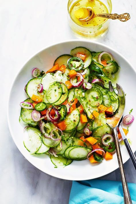 Keto Jalapeno Salad, Spicy Cucumber Salad, Marinated Cucumbers, Spicy Salad, Super Salads, Salad Dressing Recipe, Creamy Cucumber Salad, Quick Dishes, Cucumber Recipes Salad