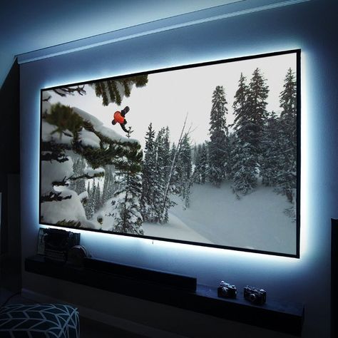 Projector Screen Living Room, Projector Screen Ideas, Projector Wall, Projection Screens, Best Home Theater, Tv Display, Movie Projector, Projection Screen, Flat Panel Tv