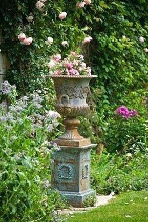 Garden Urns, Urn Planters, Garden Containers, Formal Gardens, French Garden, Romantic Garden, Cactus Garden, Gorgeous Gardens, Garden Cottage