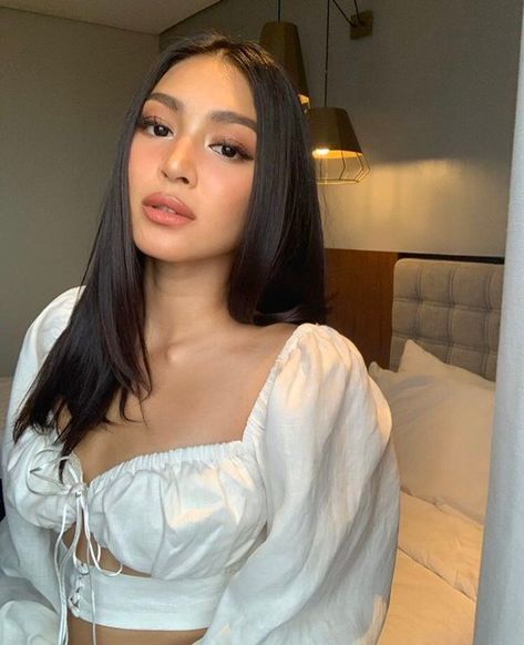 Nadine Lustre Makeup, Filipina Makeup, Nadine Lustre Fashion, Lady Luster, Music Video Director, Step On Me, Asian Makeup Looks, Video Director, Filipino Girl