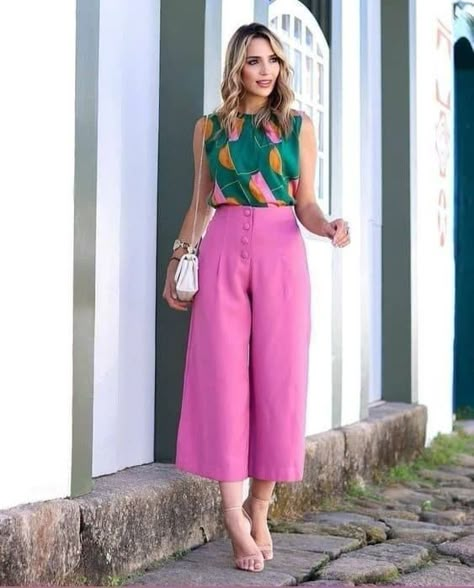 Cool Summer Work Outfits, Colorful Work Outfits Office Attire, Purple Pants Outfit, Trends 2025, Modest Casual Outfits, Color Blocking Outfits, Color Combinations For Clothes, Casual Day Outfits, Classy Fashion