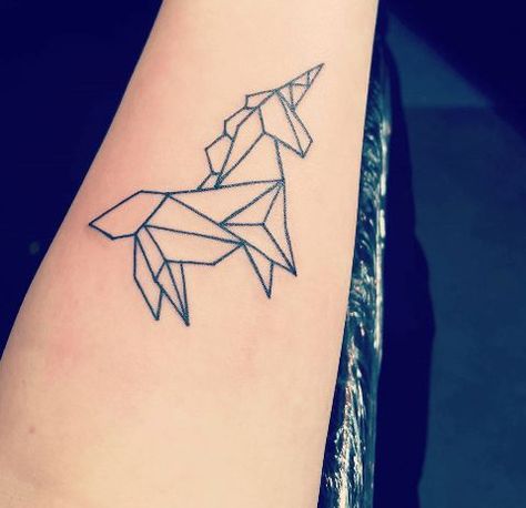 Origami Unicorn Tattoo, Unicorn Outline, Origami Unicorn, Geometric Animal Tattoo, Unicorn Tattoo, Origami Tattoo, Crane Tattoo, Origami Architecture, Dollar Bill Origami