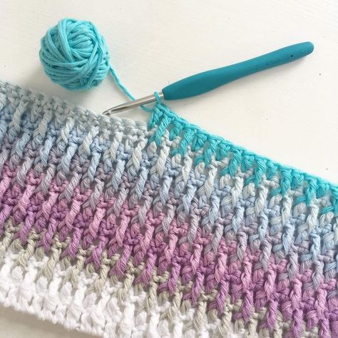 Alpine Stitch Crochet, Alpine Stitch, Crochet Hooded Scarf, Bracelet Crochet, Macrame Bracelet Patterns, Crochet Tutorial Pattern, Crochet Stitches Video, Stitch Crochet, Double Crochet Stitch