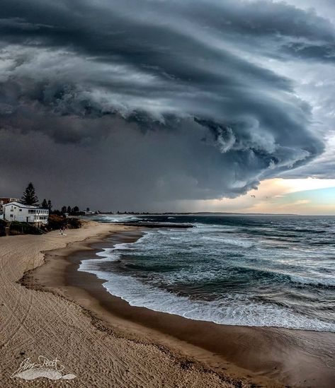 Stormy Sky Over Ocean, Stormy Beach Photography, Storm Clouds Over Ocean, Storm Beach Aesthetic, Stormy Landscape Photography, Storm Waves Painting, Waves On The Shore, Stormy Sea Photography, Ocean Reference Photo