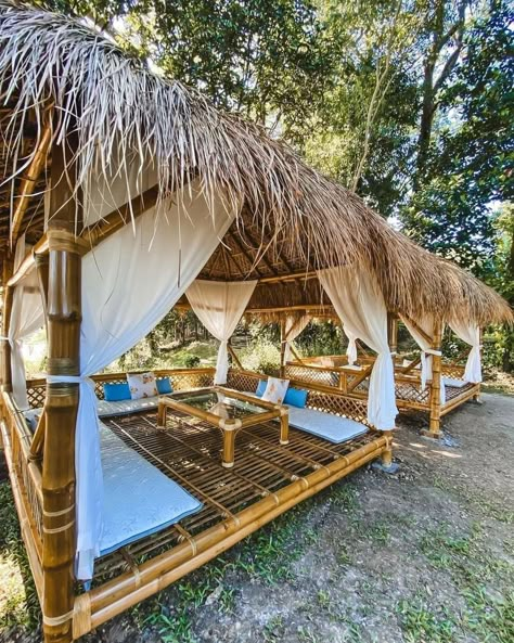 Bamboo Gate Ideas, Bamboo Beach House, Tropical Yard Ideas, Bamboo Huts Ideas, Farmstay Design, Garden Restaurant Design, Tropical Cabana, Bamboo Restaurant, Woodworking Projects Ideas