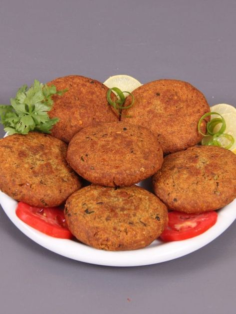 Shami Kabab, Chinese Chicken, Kebab Recipes, Red Chili Powder, Chicken Cutlets, Indian Dishes, Garam Masala, Chutney, A Food