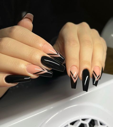 Black And White Nail, Coffin Nail Designs, White Coffin Nails, Black Coffin Nails, Short Coffin Nails, Coffin Shape Nails, Black Nail Designs, Coffin Nails Long, White Nail