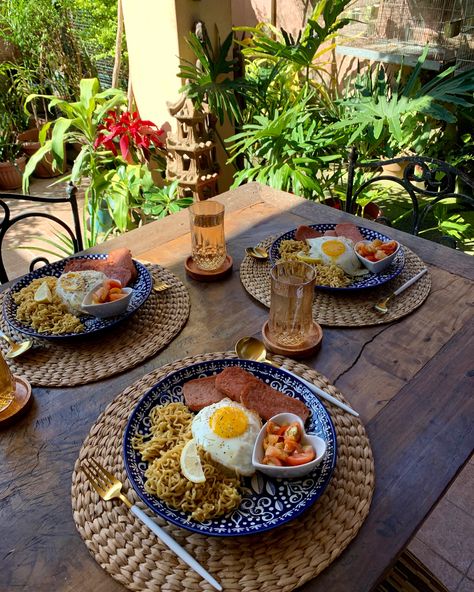 Heavy #breakfast for 3!❤️     #micasacebu #home #morrocan #cutlery #breakfast #breeky #foodie #cebu #micasa #pancitcanton #spam Pinoy Breakfast Ideas, Breakfast Plate Presentation, Heavy Breakfast, Pinoy Breakfast, Restaurant Vibes, Filipino Breakfast, Breakfast Plates, Restaurant Plates, Food Set Up