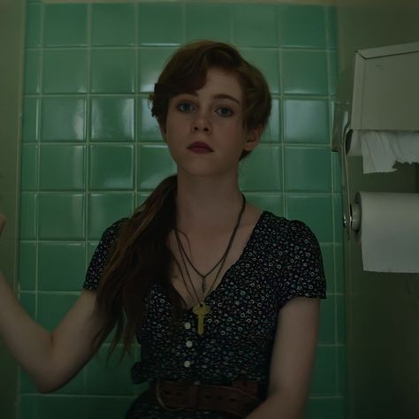 beverly marsh - sophia lillis Sofia Lillis, Derry Maine, It 1990, It Losers Club, Beverly Marsh, Queen Sophia, Stephen King Movies, It Chapter Two, Sophia Lillis