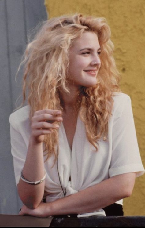 Hairstyle 90s, Drew Barrymore 90s, Drew Barrymore Style, 90s Style Icons, Photography 90s, Look Grunge, 80s Hair, 90s Hairstyles, Drew Barrymore