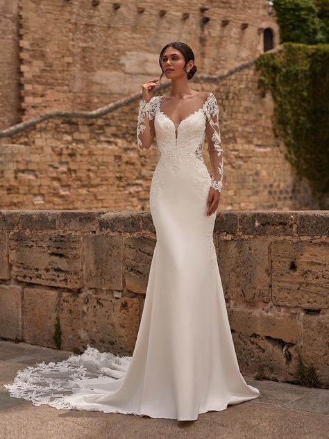 Val Stefani Wedding Dress, Wedding Dresses For 2023, Wedding Dresses Sheath, Mermaid Bridal Dress, Unusual Wedding Dresses, Elegant Bridal Gown, Chic Wedding Dresses, Wedding Dress Guide, Long Sleeve Wedding Dress Lace