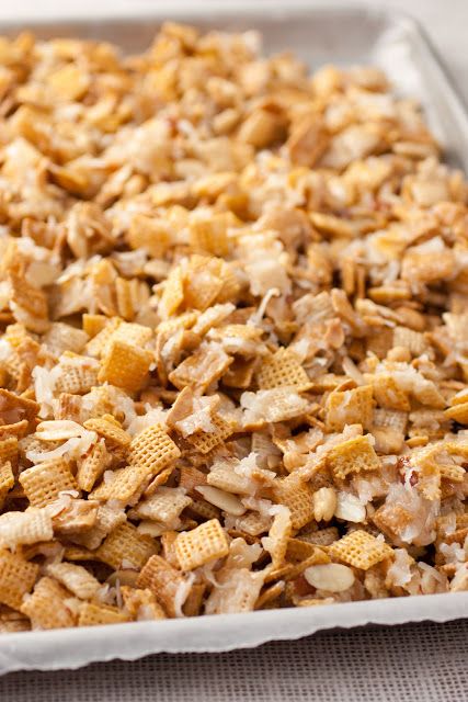 Sweet Holiday Chex Mix - Cooking Classy Sweet Chex Mix, Sweet Chex, Chex Mix Recipes, Mix Recipes, Chex Mix, Ooey Gooey, Cooking Classy, Yummy Sweets, Snack Mix