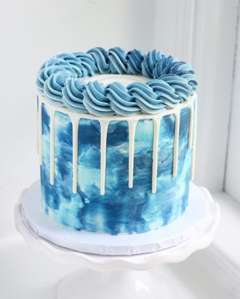 Blue Birthday Cakes, Cool Cake Designs, Watercolor Cake, Simple Cake Designs, Creative Cake Decorating, Cake Decorating Frosting, Beautiful Birthday Cakes, Simple Birthday Cake, Easy Cake Decorating