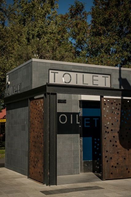 Public Bathroom Design, Public Restroom Design, City Bathrooms, Architecture 101, Public Bathroom, Southern Architecture, Bus Shelters, Public Toilet, Restroom Design