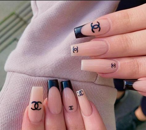 Chanel Aesthetic Nails, Chanel Design Nails, Channel Nails Designs Chanel, Channel Nails Designs, Designer Nails Dior, Coco Chanel Nails, Prada Nails, Chanel Nail Art, Channel Nails