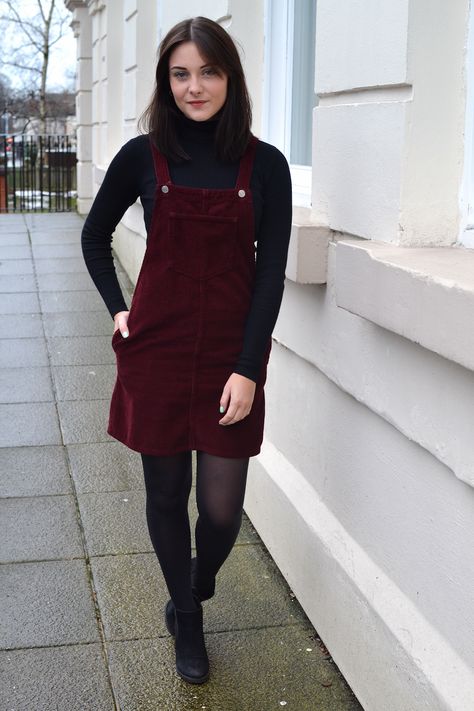 ktcrossthwaite: FASHION: THE LITTLE BURGUNDY DRESS Corduroy Dress Outfit, Mode Style Anglais, Burgundy Dress Outfit, Pinafore Dress Outfit, Burgundy Outfit, Eyeliner Makeup, Mandala Tattoo Design, Winter Work, Winter Dress Outfits