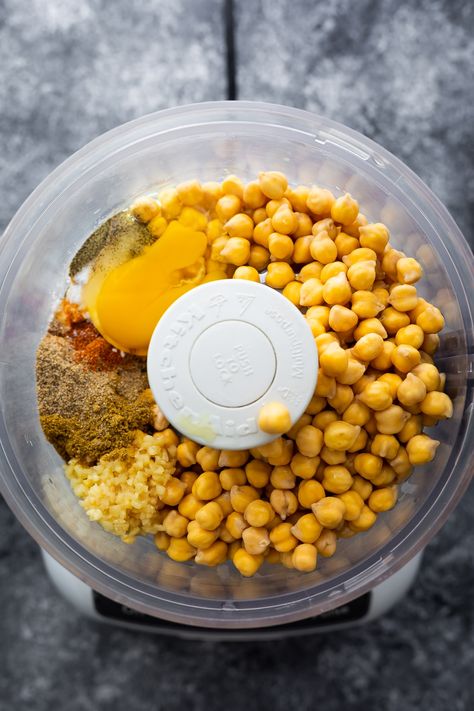 ingredients for air fryer falafels in food processor Air Fryer Falafel, Sweet Peas And Saffron, Cooks Air Fryer, Ninja Recipes, Falafels, Flax Egg, Sweet Peas, Canned Chickpeas, Greek Salad