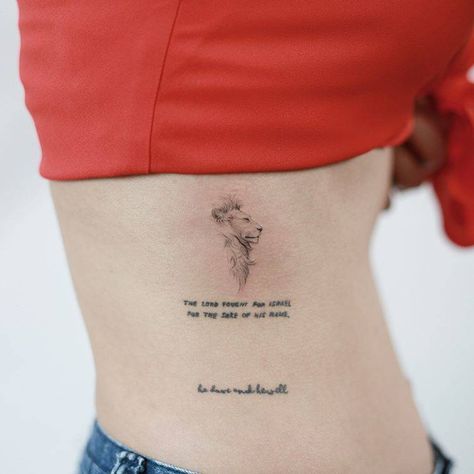 Aria Tattoo, Small Lion Tattoo For Women, Single Tattoo, Tattoo Lower Back, Small Lion Tattoo, Astronomy Tattoo, Tato Minimal, Lioness Tattoo, French Tattoo