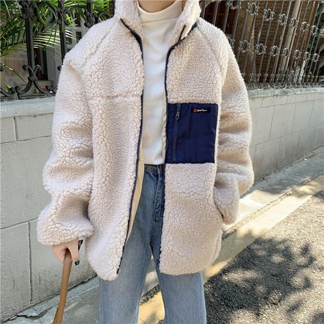 Fluffy Zip Up Jacket, Fluffy Jacket Aesthetic, Zip Jacket Outfit, Fluffy Jacket Outfit, Fleece Jacket Outfit, Teens Outfits, Uni Outfit, Fluffy Jacket, Quarter Zip Jacket