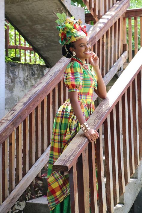 Caribbean Traditional Dress, Creole Outfits, Creole Fashion, Creole Culture, Caribbean People, Louisiana Creole, Caribbean Fashion, Caribbean Queen, Jamaican Culture