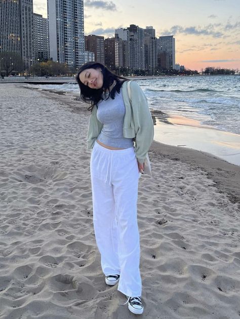 Maxine Liu, Japan Outfits, The Inheritance Games, Class Outfits, Inheritance Games, 사진 촬영 포즈, Easy Trendy Outfits, Casual Style Outfits, College Outfits