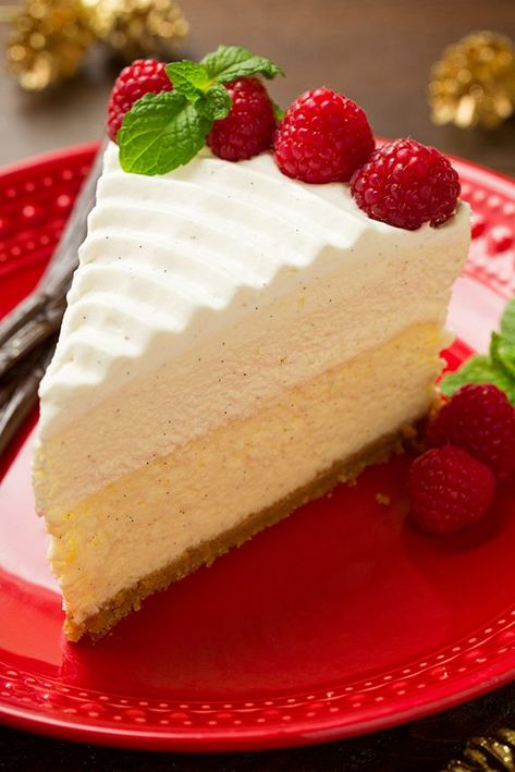 Cracker Dessert Recipes, Cracker Dessert, Cheesecake Factory Copycat, Vanilla Bean Cheesecake, Sweet Whipped Cream, Potluck Desserts, White Chocolate Mousse, Cheesecake Factory, Cooking Classy