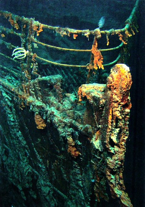 The Wreckage — Ultimate Titanic Titanic Art, Titanic Underwater, Titanic Wreck, Titanic Photos, Titanic Sinking, Titanic Facts, Titanic History, Titanic Ship, Ship Design