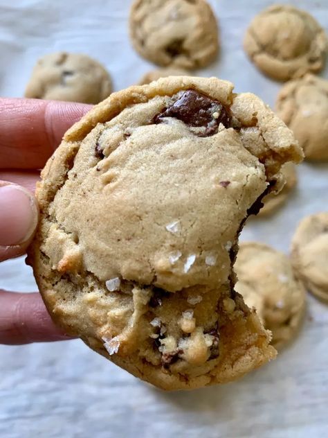 Brown Butter Sourdough Chocolate Chunk Cookies - Sourdough Cookies, Oatmeal Biscuits, Sourdough Muffins, Blueberry Crumb Cake, Sourdough Starter Discard Recipe, Crispy Cookies, Sourdough Baking, Sourdough Bread Recipe, Chocolate Chunk