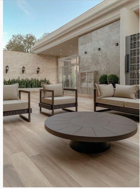 Terrace Decor, Rooftop Design, Outdoor Patio Designs, Home Decoration Ideas, Backyard Inspiration, Patio Interior, House Outside Design, Bungalow House Design, Design Exterior