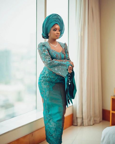 Nigerian Traditional Wear, Nigerian Wedding Dresses Traditional, Yoruba Bride, Nigerian Wedding Dress, Nigerian Traditional Wedding, Nigerian Outfits, African Traditional Wedding Dress, Yoruba People, Traditional Attires