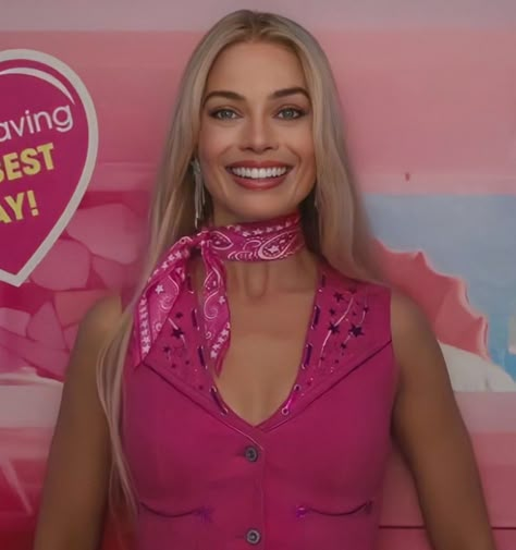 Margot Robbie Movies, Margot Robbie Photos, Barbie Margot Robbie, Hi Barbie, Barbie 2023, The Barbie Movie, Barbie The Movie, Barbie Halloween, Barbie Doll Accessories