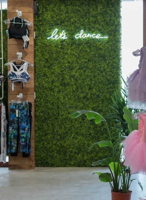 Grass Wall With Neon Sign, Artificial Grass Ideas Green Walls, Grass Installation, Artificial Grass Wall, Wall Green, Artificial Grass Installation, Dance Tutus, Wall Interior, Green Wall Decor