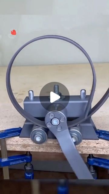 7,650 likes, 43 comments - ax_createsofficial pada February 24, 2024: "Brilliant DIY Roller By @ahmad.lasss ass (👈credit) #diy #homemade #bender #metalworker #metalartwork #welding #howto #design #fy #reel...". Welding Works, Metal Bender, Metal Fabrication Tools, Fabrication Tools, Saw Tool, Welding Tools, Free Energy, Metal Fabrication, Diy Homemade