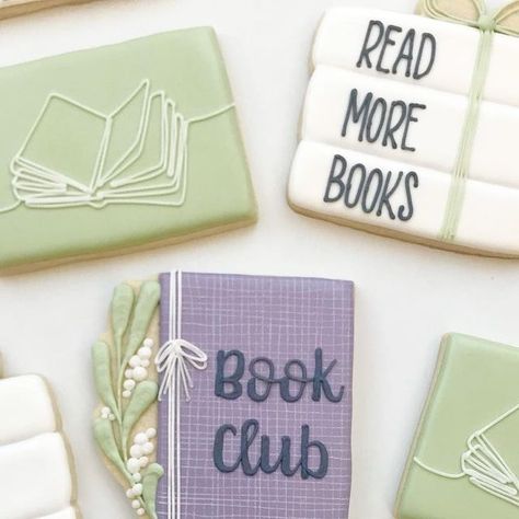 Jessie Januzelli on Instagram: "Are you in a book club?  I’ve never been in one which is surprising because I love reading 📚   Book design inspired by @jackcatcookie" Book Theme Snacks, Book Club Cookies Decorated, Book Themed Cookies, Book Club Cookies, Book Cookies Decorated, Book Bakery, Camp Cookies, Retirement Cookies, Book Cookies