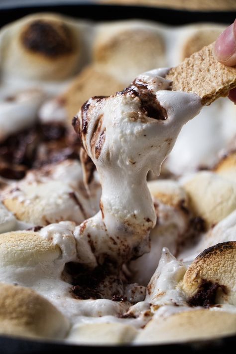 Smoked Smores Dessert, Traeger Grill Dessert Recipes, Traeger Smoked Dips, Smoked Smores Dip, Traeger Dip Recipes, Pellet Grill Dessert Recipes, Smoked Smores, Traeger Dessert Recipes, S’more Dip