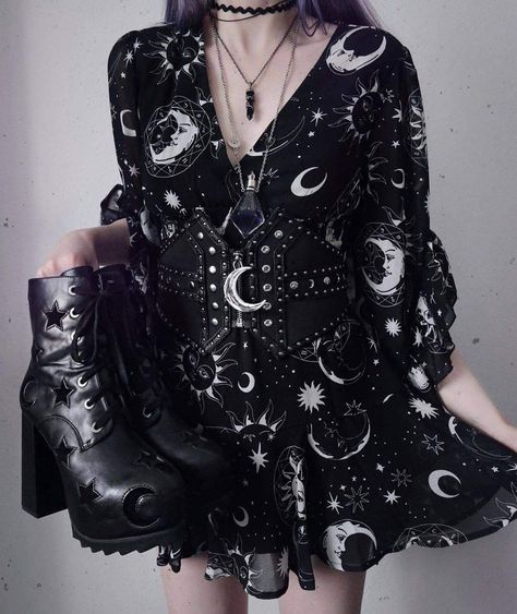 Occult Aesthetic Fashion, Lunarpunk Aesthetic Outfits, Cosmic Goth Outfits, Cosmic Aesthetic Outfits, Witchy Clothing Aesthetic, Lunar Outfits, Starcore Outfits, Goth Subgenres, Spacecore Aesthetic Outfit