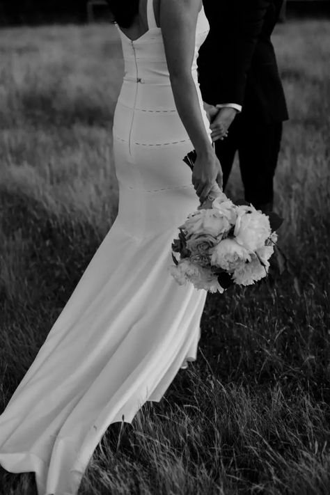 Rachael & Andrew | A Picturesque Winery Wedding | Karen Willis Holmes Winery Wedding Photography, Vineyard Wedding Photography, Vineyard Wedding Photos, Winery Wedding Ideas, Vale Wedding, Winery Wedding Photos, Wedding Shot List, Flare Wedding Dress, Violet Wedding